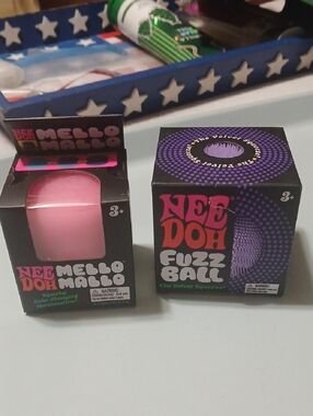 NeeDoh Pink Mello Mallo & Fuzz Ball Set